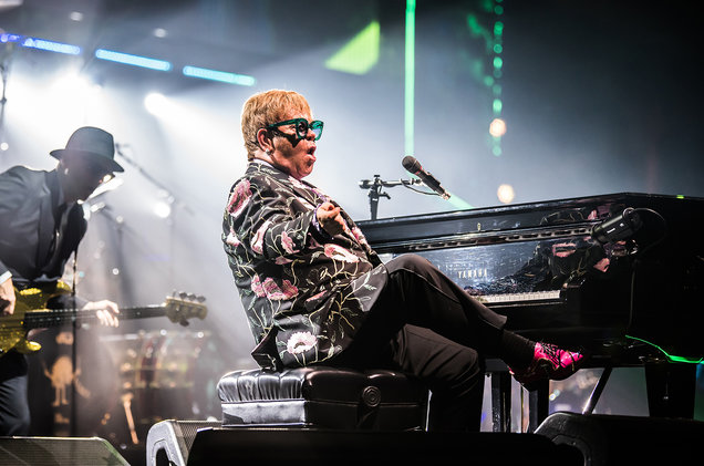 Elton John – Farewell Yellow Brick Road